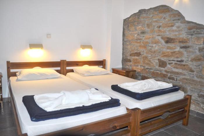 Aparthotel Odos Odysseos Ermoupoli Zimmer foto