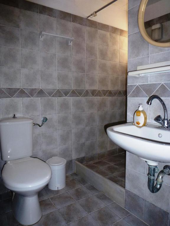 Aparthotel Odos Odysseos Ermoupoli Zimmer foto